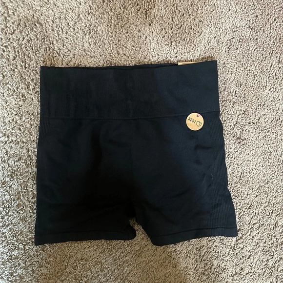 Victoria’s Secret pink seamless black shorts medium - Picture 2 of 2